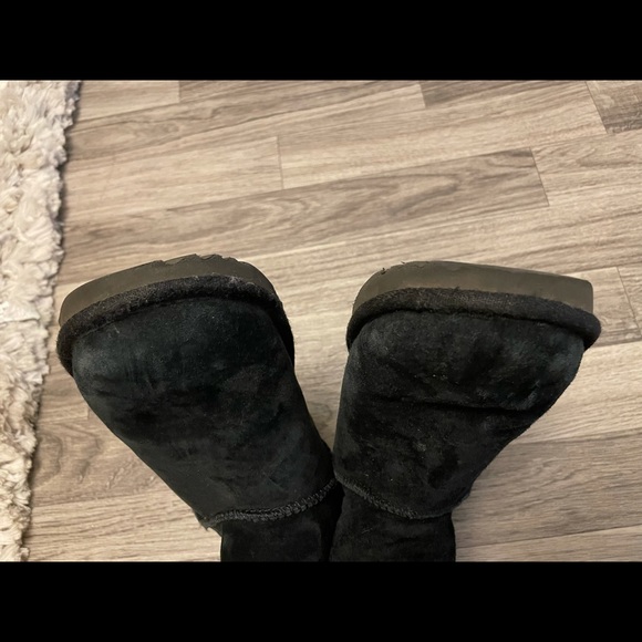 Ugg Classic Mini - Black - Size 4 - Picture 16 of 16